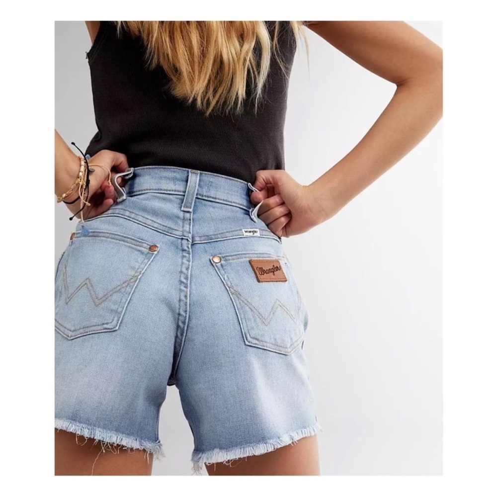 Wrangler festival high waist cut off jeans shorts NWT 26
